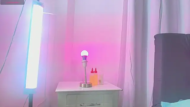 Ebony Pregnant Teen online show from December 15, 5:34 am