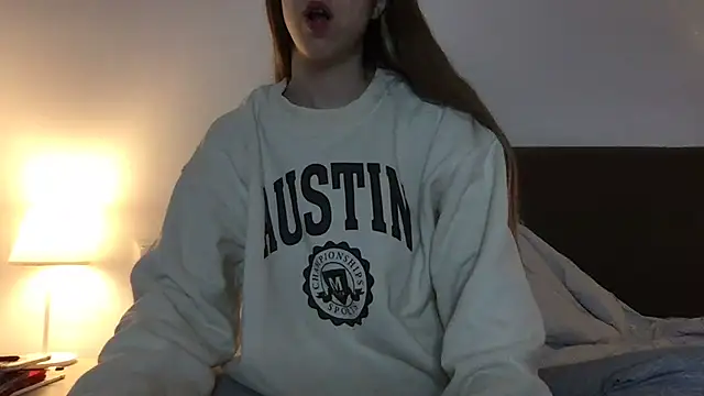 Snapshot of Martimartinaxx chatting on March 5, 6:15 pm Martimartinaxx online show from March 5, 6:15 pm