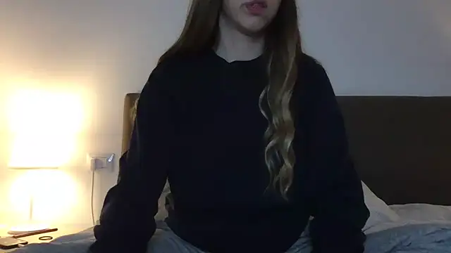 Snapshot of Martimartinaxx chatting on March 9, 9:19 pm Martimartinaxx online show from March 9, 9:19 pm