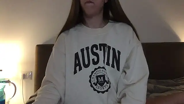Snapshot of Martimartinaxx chatting on May 24, 8:47 pm Martimartinaxx online show from May 24, 8:47 pm