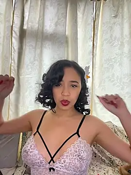 Esmerald 1111 online show from July 4, 1:28 pm