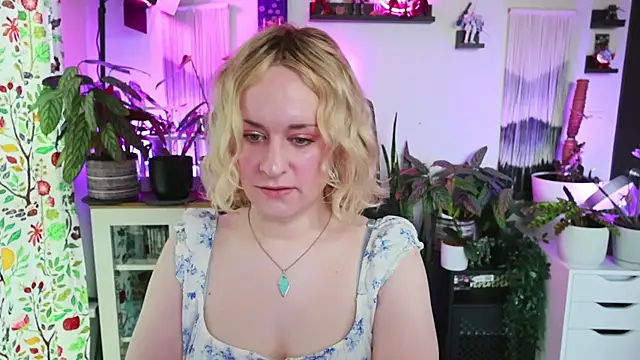 Snapshot of xzoeyryanx chatting on May 25, 4:57 pm xzoeyryanx online show from May 25, 4:57 pm