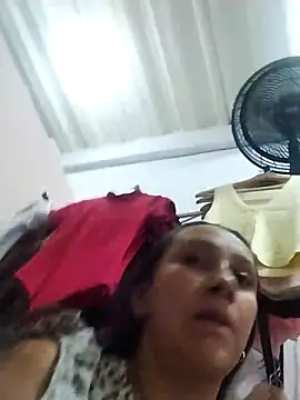 Snapshot of Mikela_19 chatting on December 3, 9:13 pm Mikela 19 online show from December 3, 9:13 pm