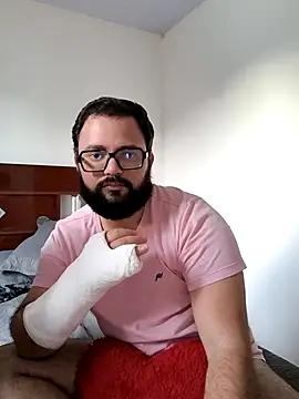 Snapshot of NoahRJ1 chatting on November 17, 8:36 pm NoahRJ1 online show from November 17, 8:36 pm