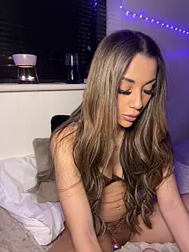 Snapshot of Badcrystal chatting on November 26, 9:27 pm Badcrystal online show from November 26, 9:27 pm