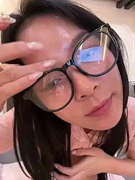 Snapshot of Achix58 chatting on February 10, 4:11 pm Achix58 online show from February 10, 4:11 pm