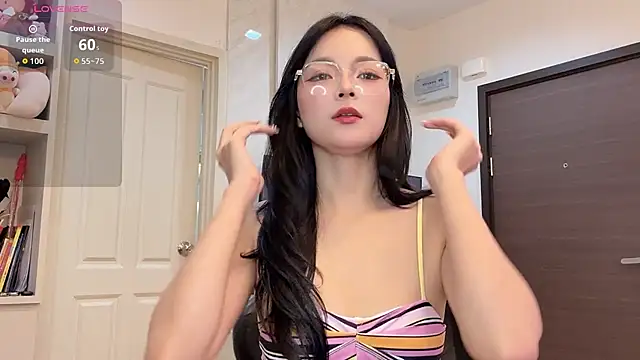 Snapshot of Achix58 chatting on February 23, 2:47 pm Achix58 online show from February 23, 2:47 pm