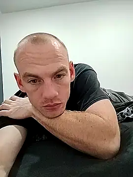 Snapshot of EBarh chatting on November 18, 12:16 am EBarh online show from November 18, 12:16 am