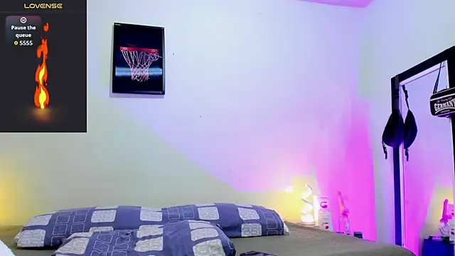 blorelopez online show from April 10, 7:29 pm