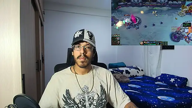 Snapshot of naitt_ chatting on December 3, 1:46 am naitt online show from December 3, 1:46 am