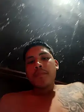 Snapshot of Laz127281 chatting on November 18, 4:39 am Laz127281 online show from November 18, 4:39 am