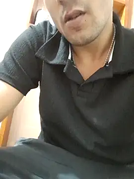 Snapshot of FrappedLocking chatting on May 1, 4:17 am FrappedLocking online show from May 1, 4:17 am