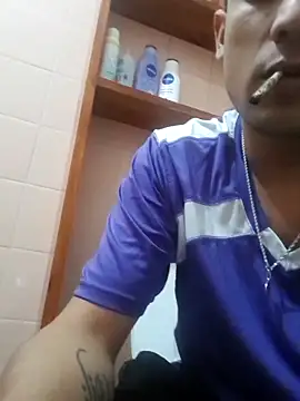 Snapshot of FrappedLocking chatting on May 3, 5:46 am FrappedLocking online show from May 3, 5:46 am
