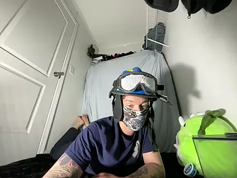 Snapshot of Jaxrouge chatting on November 18, 6:18 am Jaxrouge online show from November 18, 6:18 am