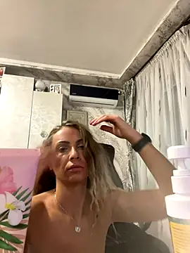 Snapshot of Goldgodess chatting on December 2, 5:46 am Goldgodess online show from December 2, 5:46 am