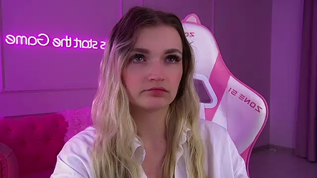 AnnyRaii online show from February 20, 6:30 pm