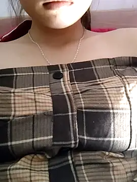 Snapshot of LyasianLa chatting on November 19, 6:57 am LyasianLa online show from November 19, 6:57 am