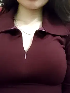 Snapshot of LyasianLa chatting on November 24, 2:50 pm LyasianLa online show from November 24, 2:50 pm