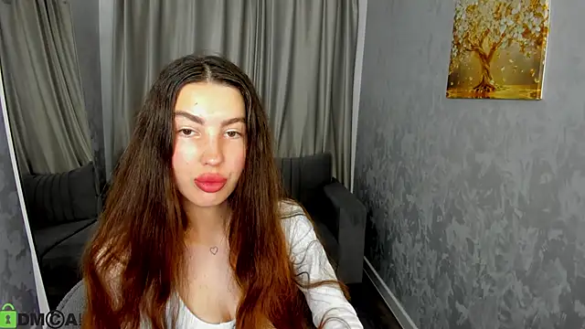 LiraRevery online show from December 4, 12:42 am