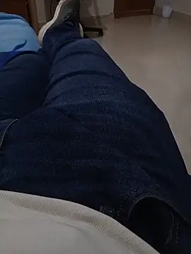 Snapshot of ouchenshadow2975 chatting on November 22, 1:10 pm ouchenshadow2975 online show from November 22, 1:10 pm