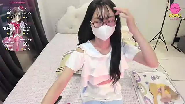 Snapshot of Teahyee chatting on January 6, 2:32 pm Teahyee online show from January 6, 2:32 pm