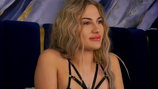 Chloe GraceeX online show from December 18, 9:21 pm