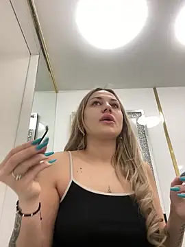 Chloe GraceeX online show from February 23, 6:49 pm