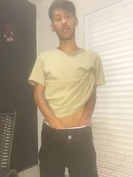 Snapshot of Gustavomerlin2027 chatting on November 18, 3:38 pm Gustavomerlin2027 online show from November 18, 3:38 pm