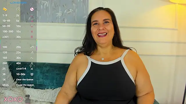 Snapshot of Sharlotte_BBW_ chatting on December 20, 12:12 pm Sharlotte BBW online show from December 20, 12:12 pm