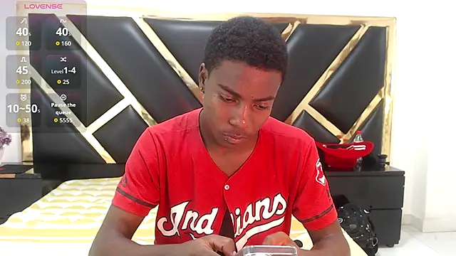 NoahJhonson69 online show from January 6, 7:28 pm