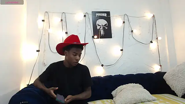 NoahJhonson69 online show from April 15, 11:17 am