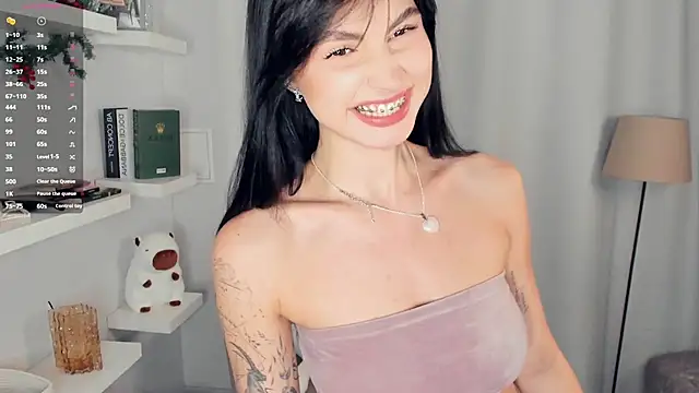 Snapshot of FeliciaKogen chatting on June 16, 8:39 am FeliciaKogen online show from June 16, 8:39 am