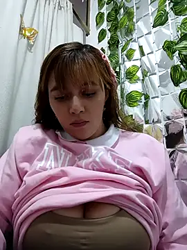 Snapshot of Juanita-30 chatting on November 25, 7:47 pm Juanita-30 online show from November 25, 7:47 pm