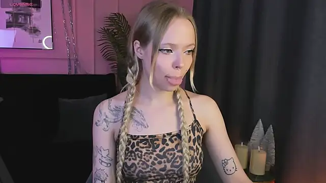 lucy loy online show from January 14, 1:50 pm