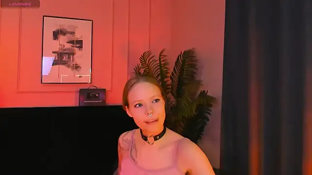 lucy loy online show from April 15, 12:01 pm