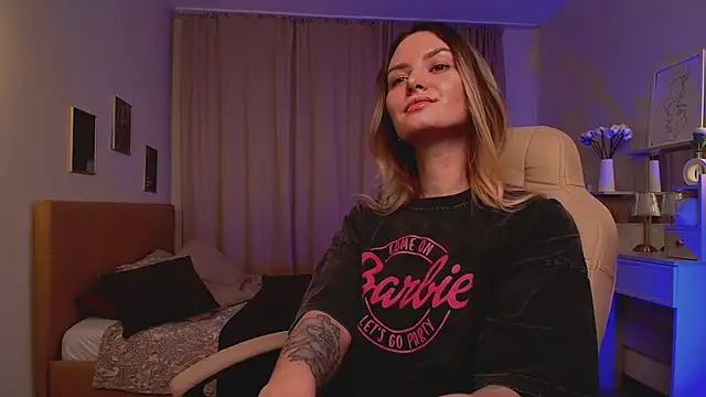 Snapshot of Ursula_Andres chatting on January 19, 2:37 am Ursula Andres online show from January 19, 2:37 am