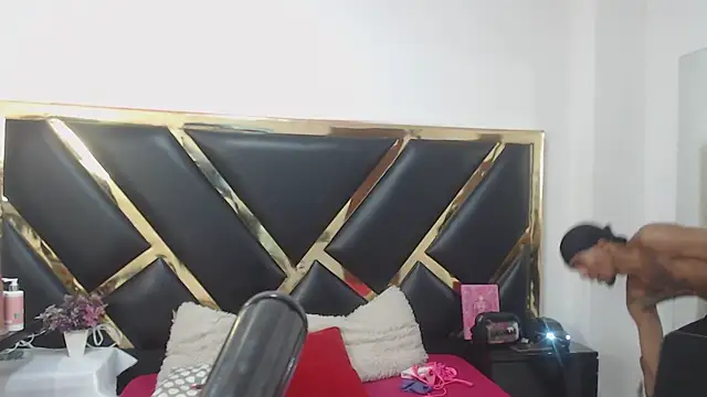 Snapshot of Caroyandy3 chatting on November 22, 7:13 pm Caroyandy3 online show from November 22, 7:13 pm