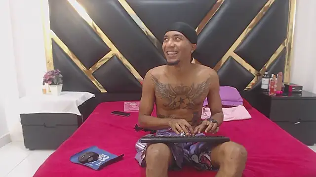 Snapshot of Caroyandy3 chatting on November 26, 11:44 am Caroyandy3 online show from November 26, 11:44 am