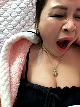 Snapshot of dis_princess chatting on December 4, 3:32 pm dis princess online show from December 4, 3:32 pm