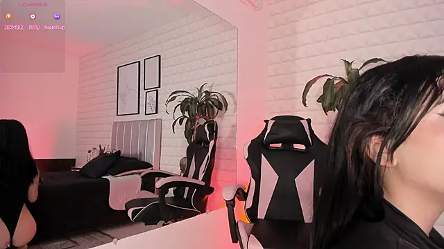 Elizabetth Benz online show from March 10, 7:08 pm