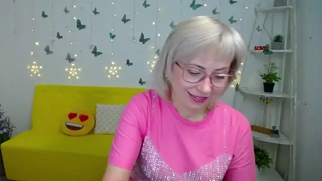 LaurenWishy online show from March 14, 6:08 am