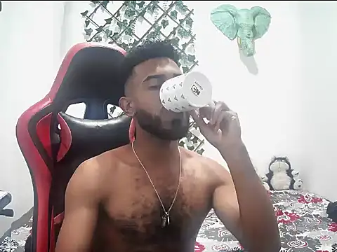 Snapshot of alberthot11 chatting on December 4, 5:06 am alberthot11 online show from December 4, 5:06 am