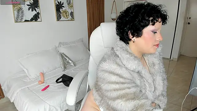 Alaska deluxe online show from November 28, 8:55 pm