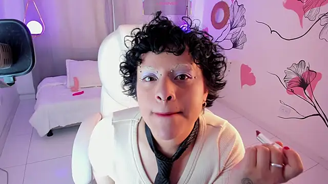 Alaska deluxe online show from December 15, 8:46 pm