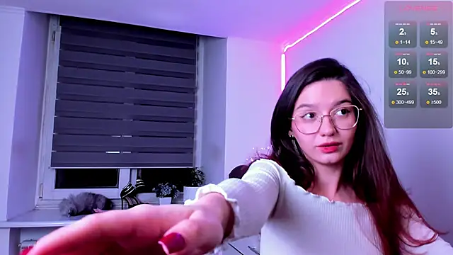 miabellee online show from November 24, 7:46 pm