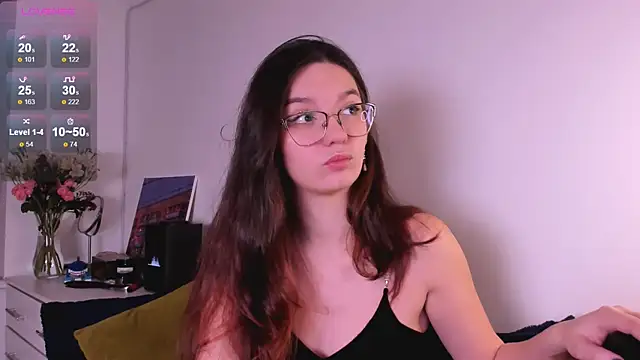 Snapshot of miabellee chatting on December 22, 2:08 am miabellee online show from December 22, 2:08 am