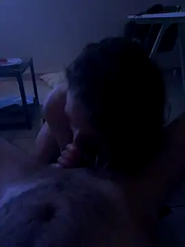 Snapshot of ellafr13 chatting on November 28, 4:04 am ellafr13 online show from November 28, 4:04 am