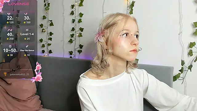 Snapshot of Annyme0w chatting on November 30, 4:38 am Annyme0w online show from November 30, 4:38 am