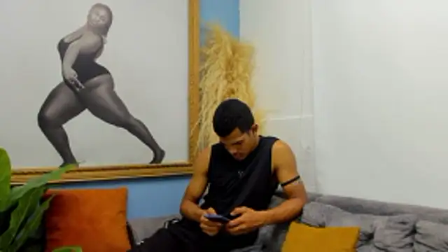 Snapshot of maikol_twinkx chatting on December 2, 6:25 pm maikol twinkx online show from December 2, 6:25 pm