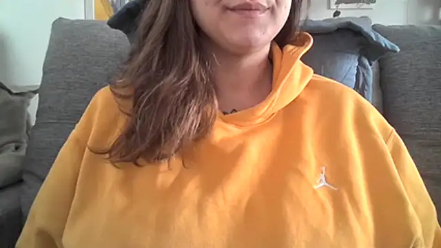 Snapshot of xxxluana chatting on June 11, 1:09 pm xxxluana online show from June 11, 1:09 pm